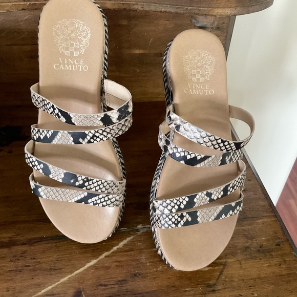 Vince Camuto - Picture 2 of 3